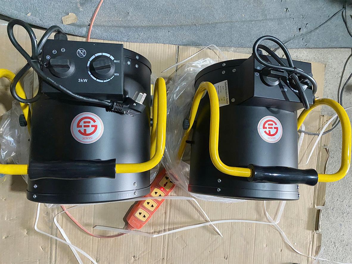 Thiết kế điều chỉnh linh hoạt giúp Sunfan EH-03 dễ kiểm soát nhiệt và tốc độ gió.