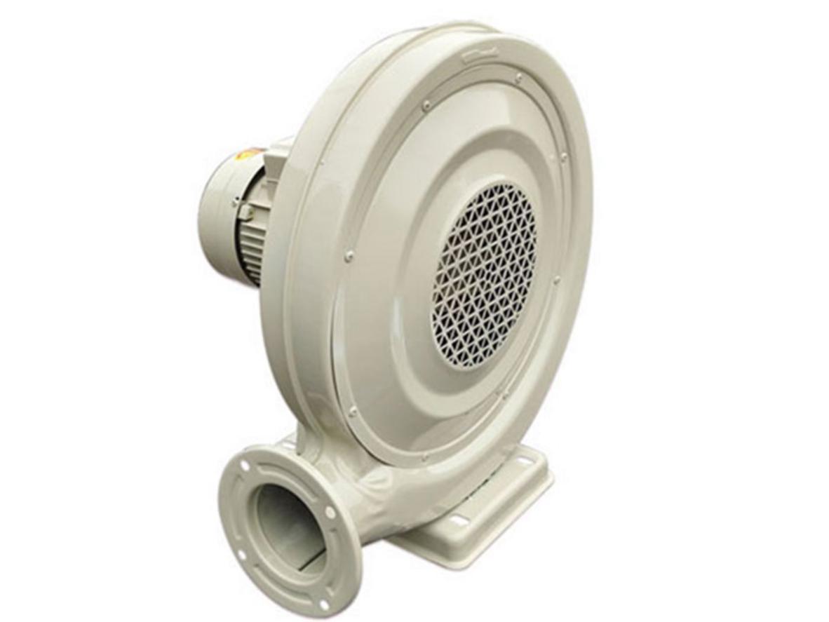 Quạt sò cao áp Sunfan CTZ 750W nổi bật với thiết kế gọn và lực đẩy gió mạnh.