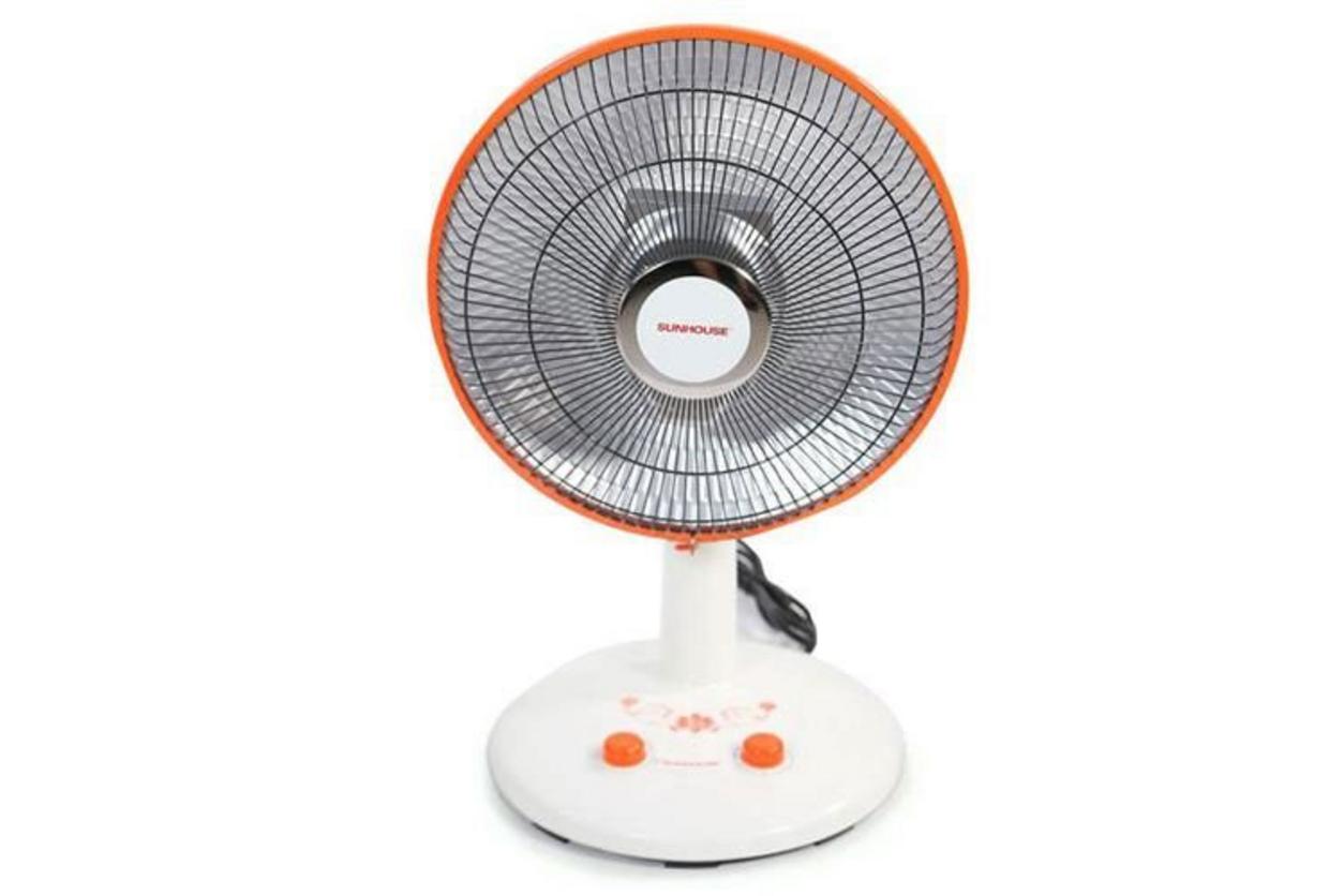 Quạt sưởi halogen Sunhouse SHD7005 nổi bật với thiết kế đứng, dễ bố trí trong phòng nhỏ.