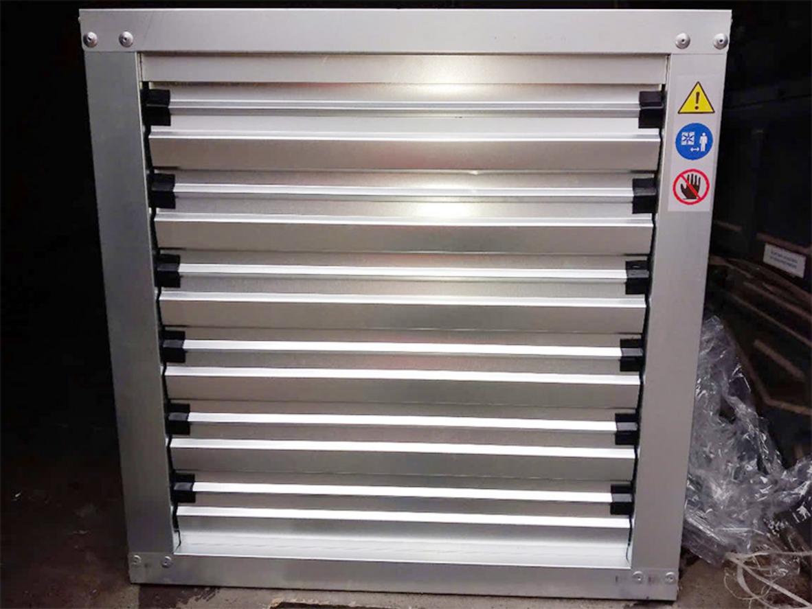 JH-700 lắp đặt thực tế trong nhà xưởng, tối ưu hút khí nóng và mùi.