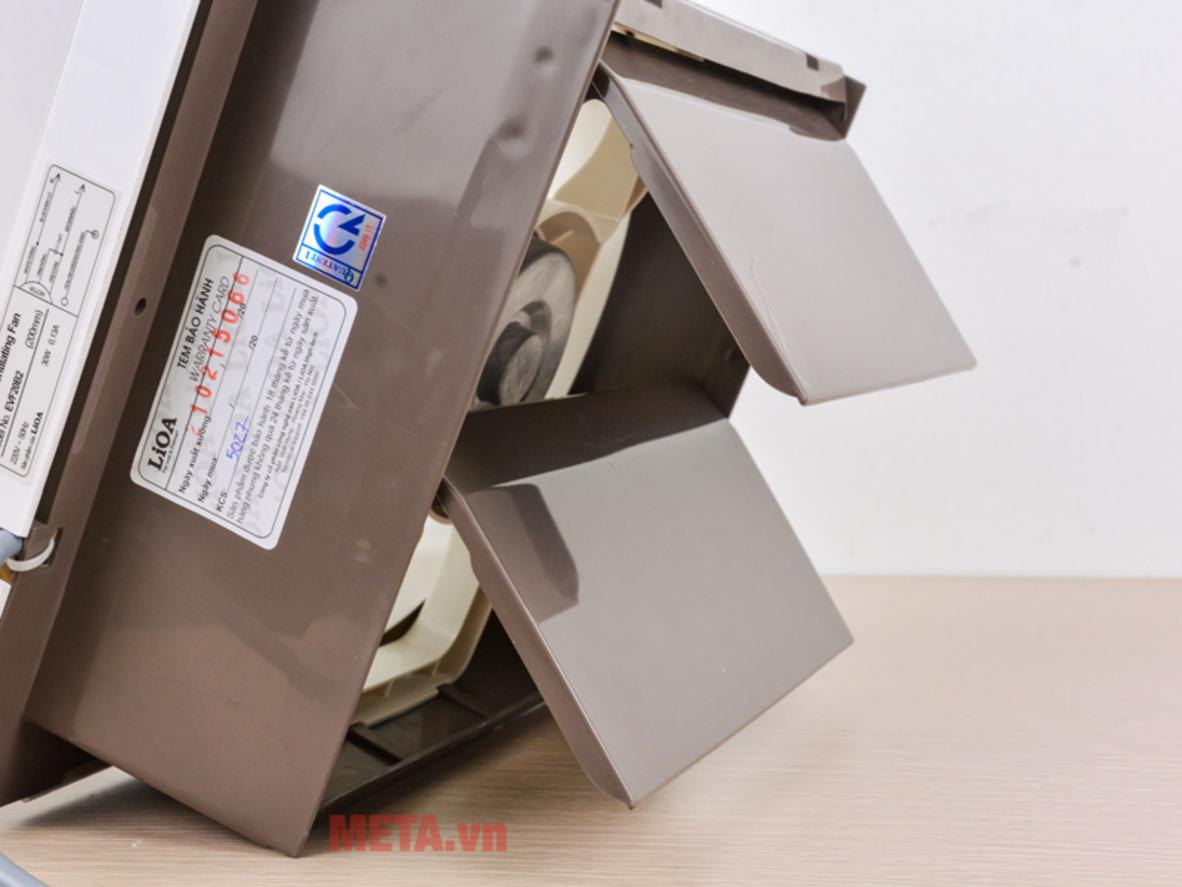 5 cánh quạt kết hợp động cơ 4 cực có tụ cho luồng gió ổn định.