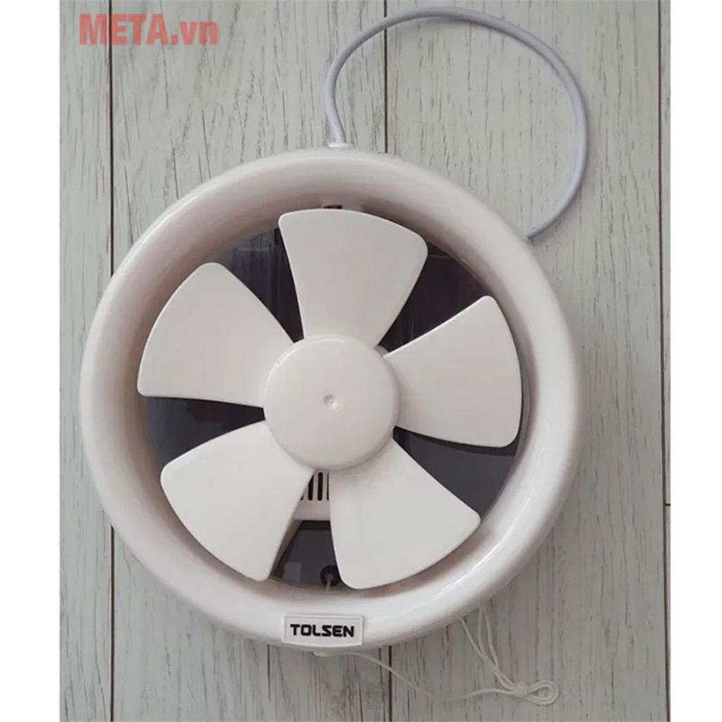 Tolsen 79599 dùng motor lõi đồng 100%, 5 cánh và điện áp 220-240V / 50Hz.