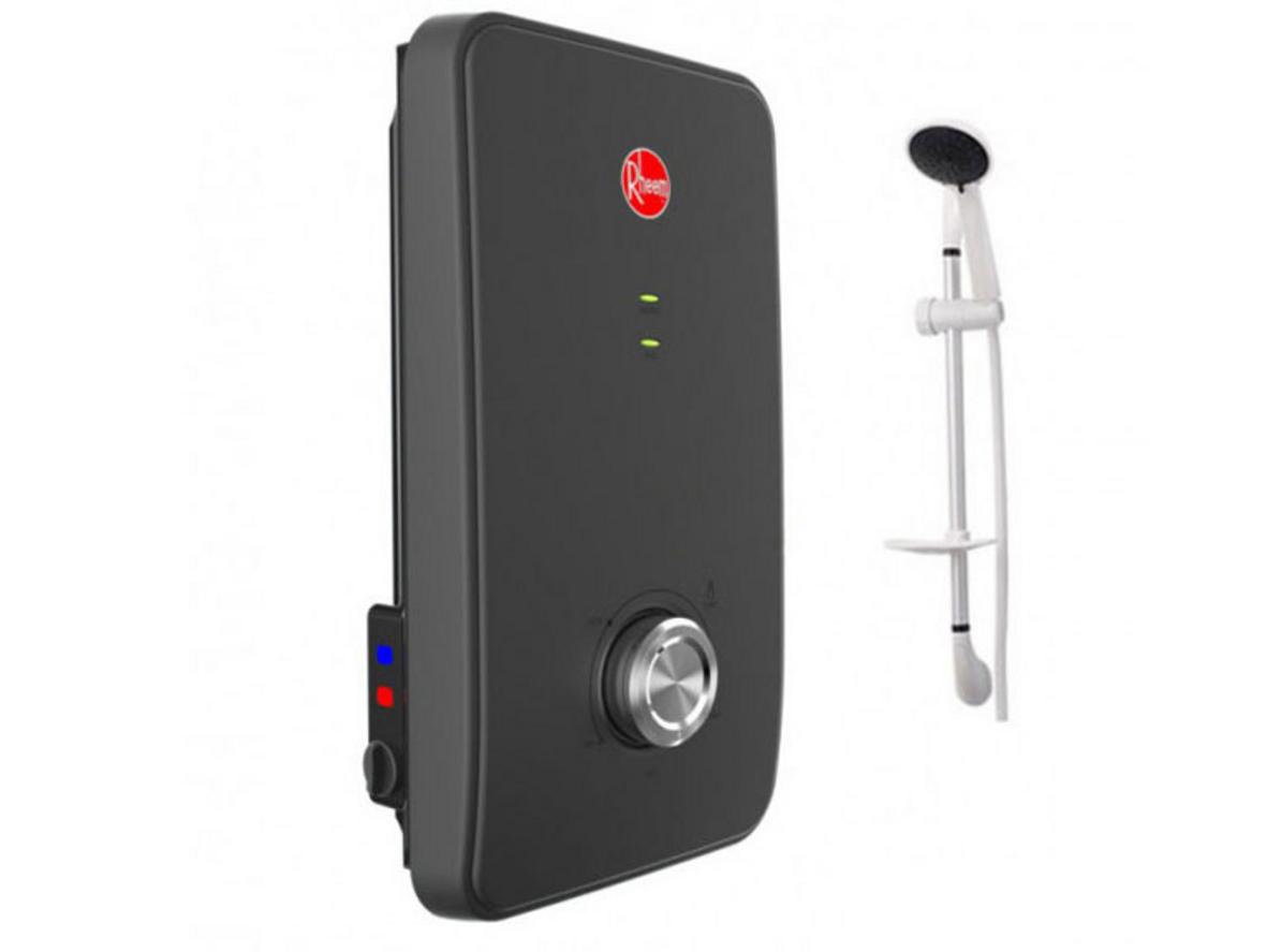 Công suất 4.500W giúp nước nóng gần như ngay lập tức.