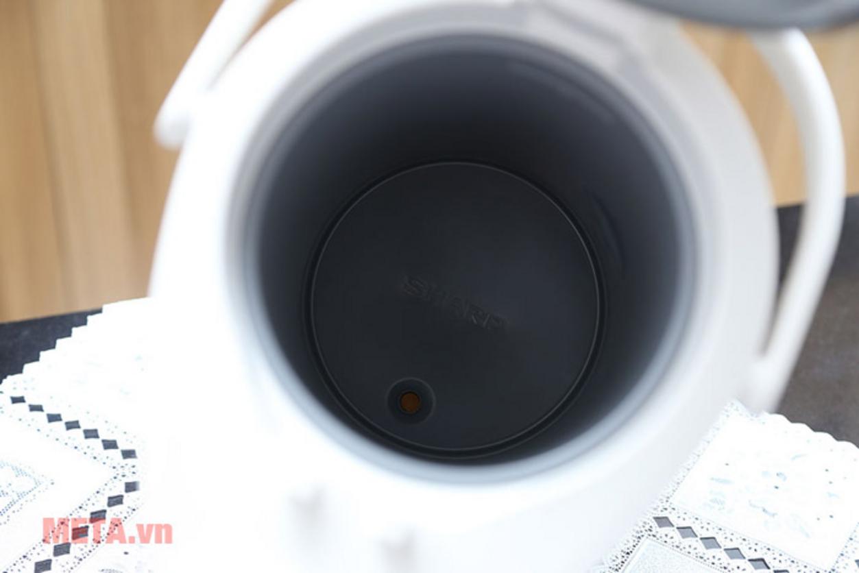 Công suất 670W cho nhu cầu đun nước thường xuyên.