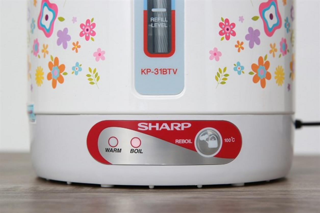 Dung tích 2,8 lít phù hợp cho gia đình 2–4 người.