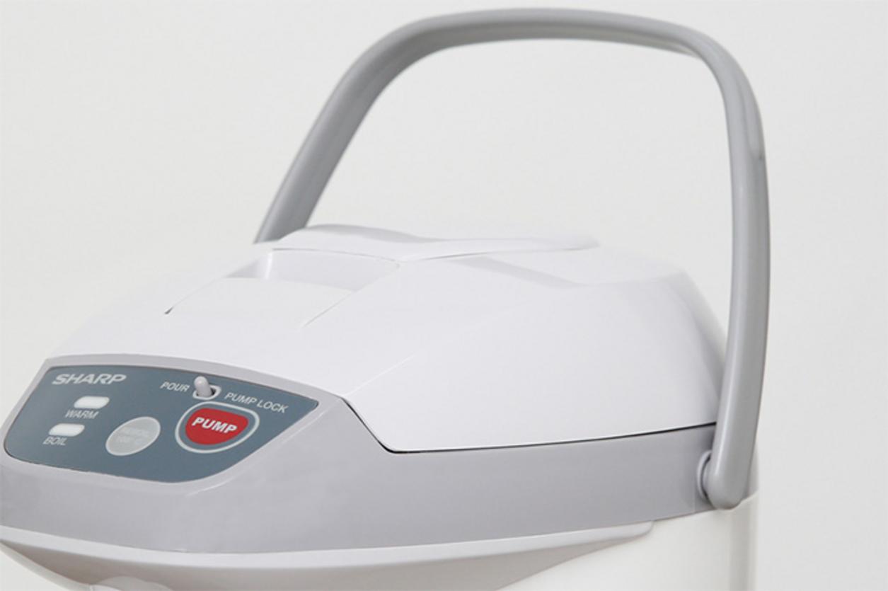 Ruột bình Poly-Flon giúp hạn chế bám cặn và dễ vệ sinh hơn.