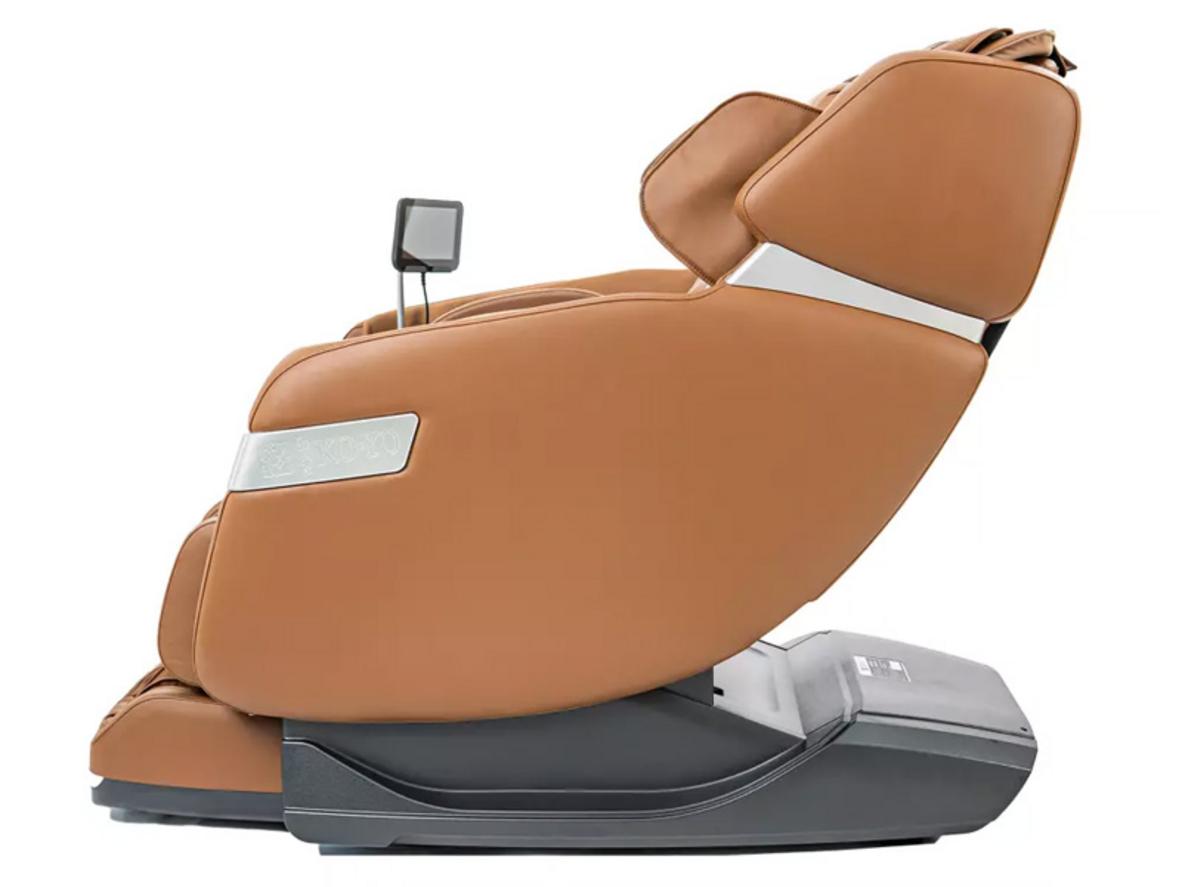 Shiatsu Nhật Bản và con lăn 4D mang lại cảm giác massage chân thực hơn.