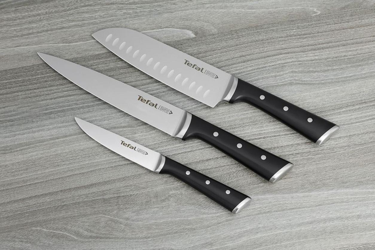 Bộ dao 3 món giúp sơ chế hằng ngày nhanh và gọn hơn.