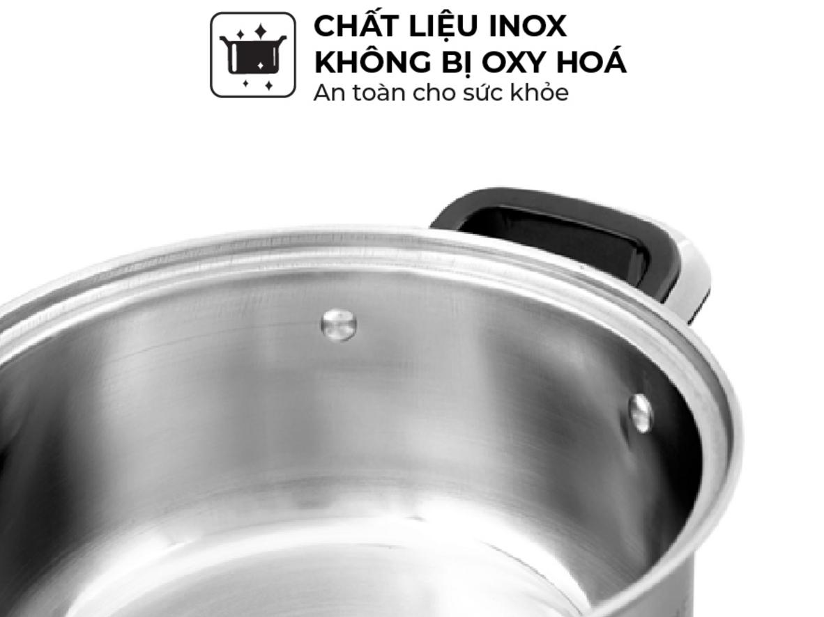 Đáy 3 lớp giúp truyền nhiệt đều và giữ nhiệt lâu hơn.
