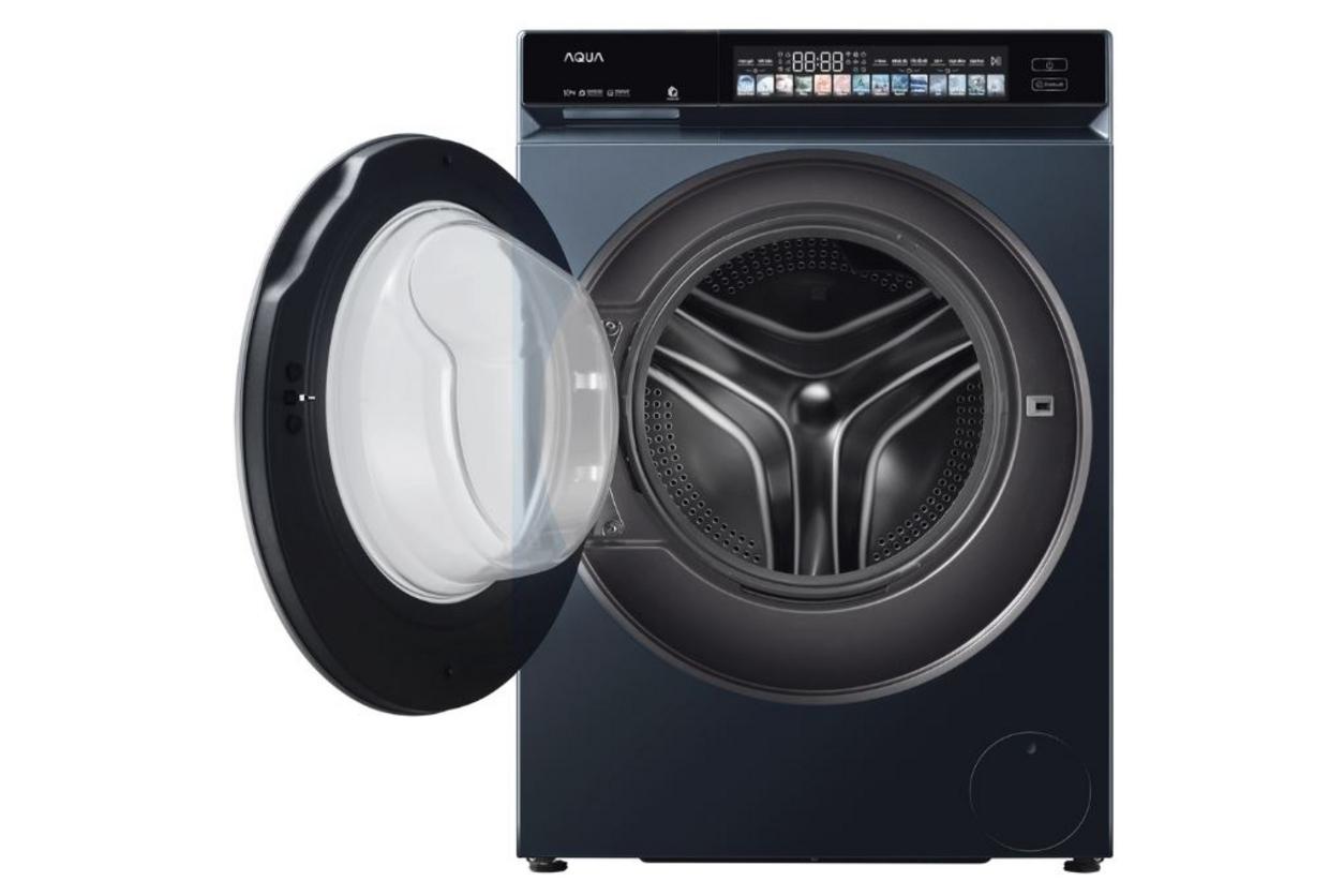 Tốc độ vắt 1.400 vòng/phút giúp quần áo nhanh khô hơn.
