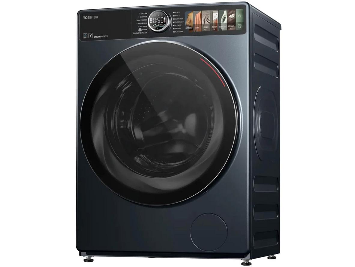 UFB Pro và Great Steam hỗ trợ sạch sâu, giảm nhăn.