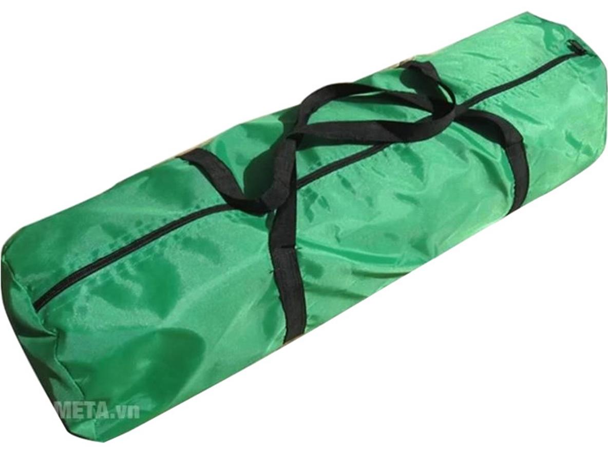 Vải Oxford 210D và lưới Polyester giúp bộ lưới tập golf bền hơn khi dùng thường xuyên.