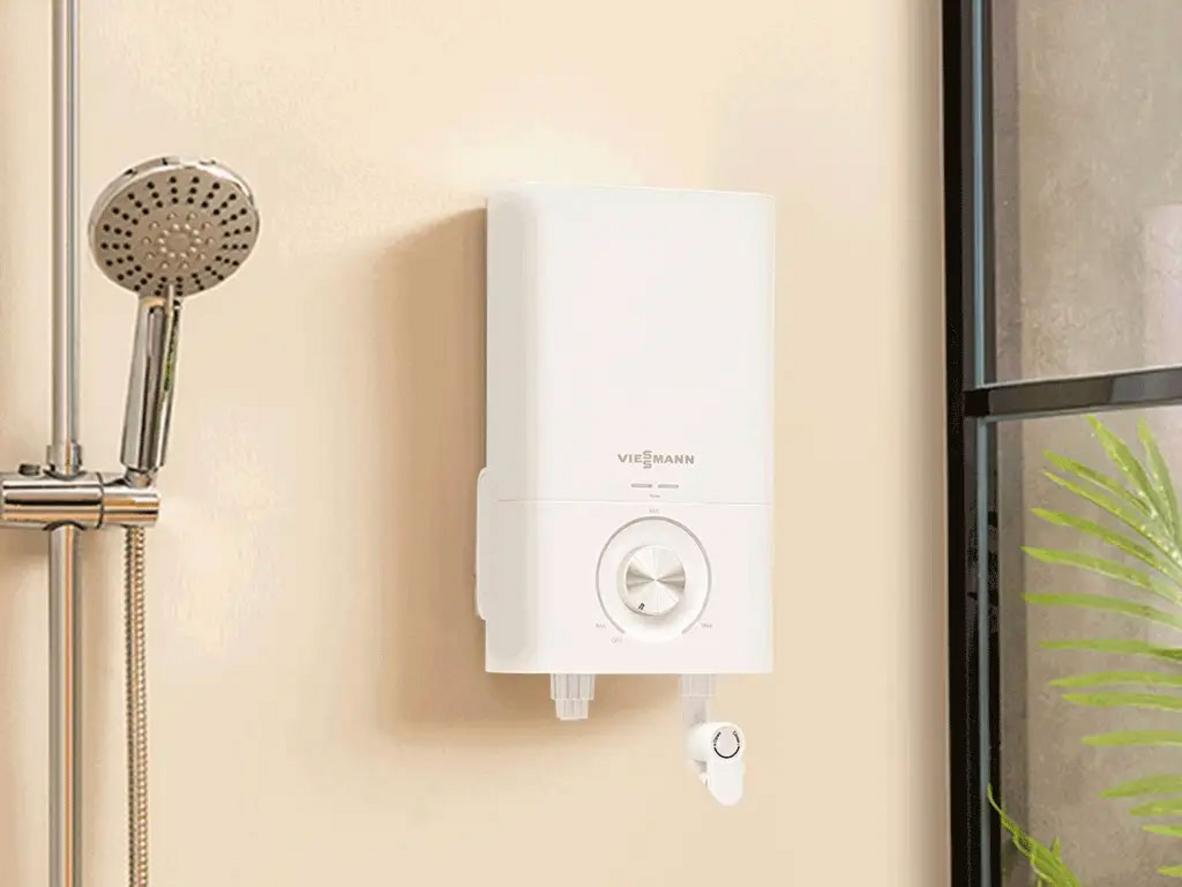 Thiết kế gọn, điều khiển đơn giản, phù hợp phòng tắm gia đình Việt.