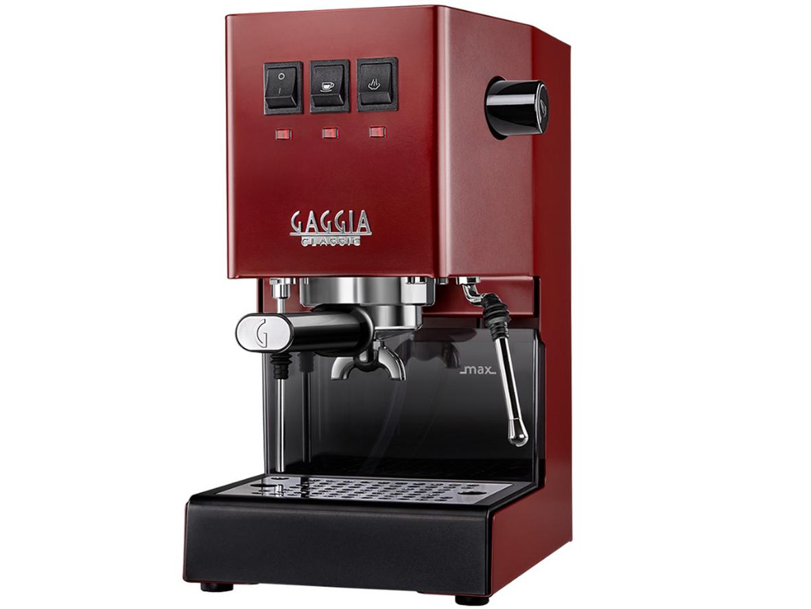 Vòi steam chuyên nghiệp giúp đánh sữa mịn và ổn định hơn.
