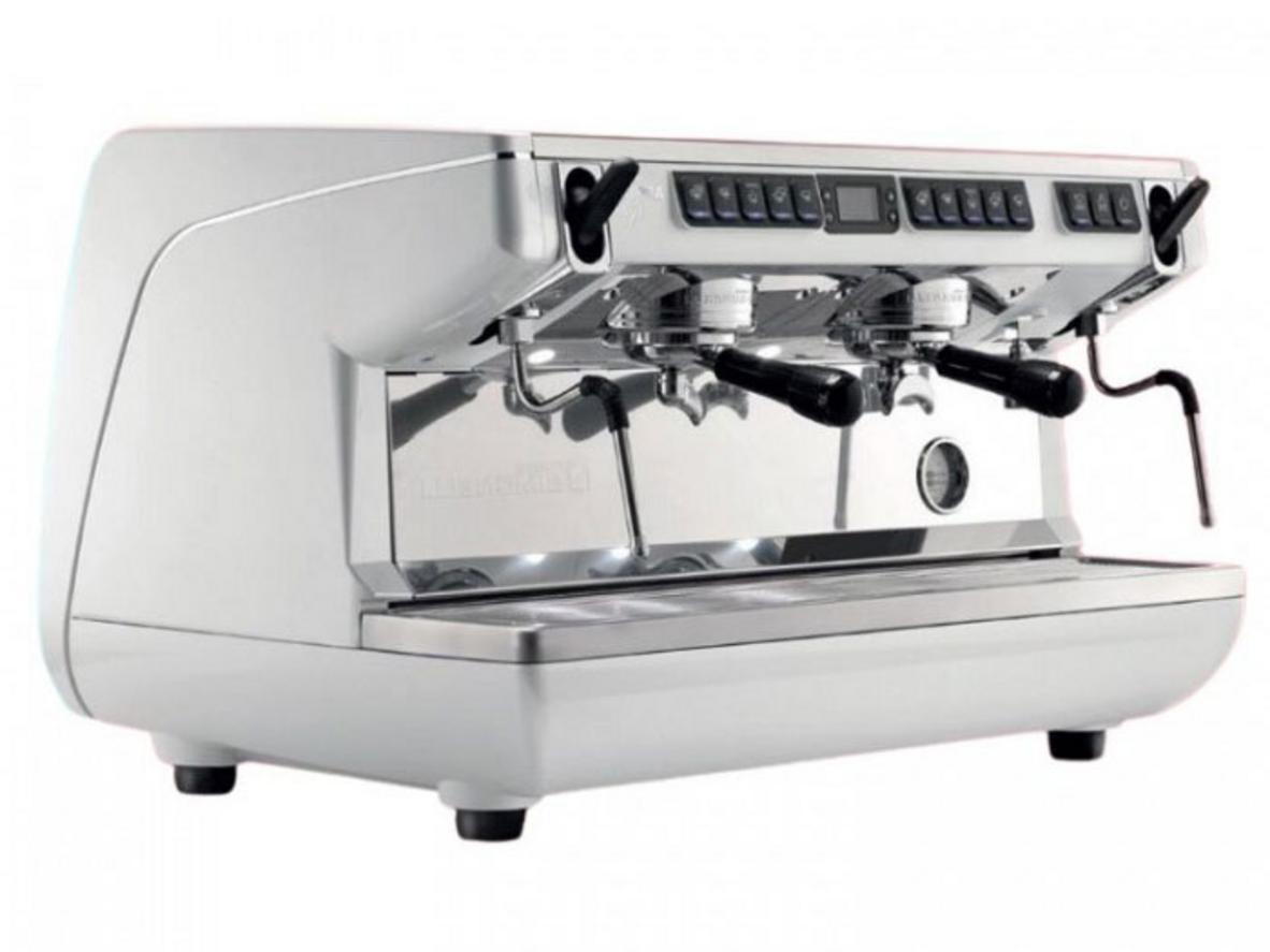 Volumetric 5 phím giúp định lượng tự động và ra shot đồng đều hơn.