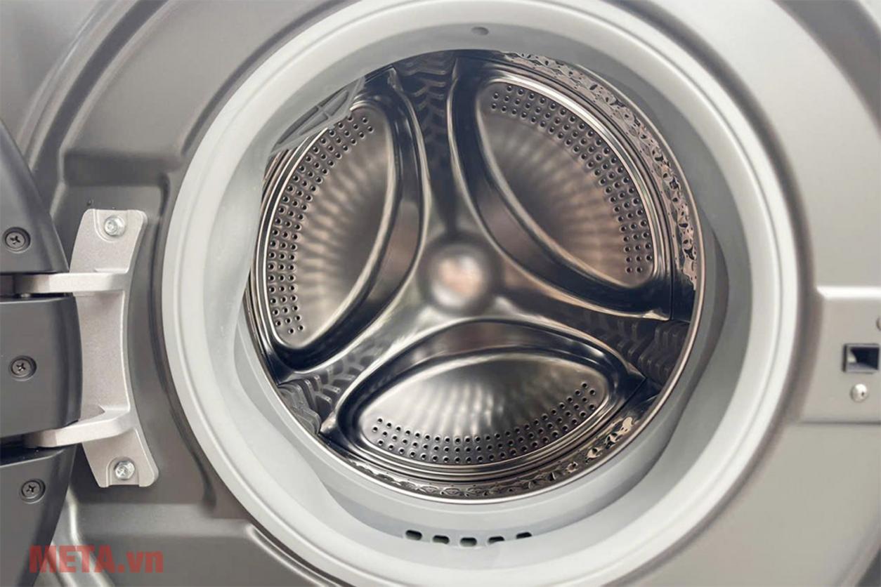 Sanitize Wash hỗ trợ giặt khử khuẩn, phù hợp gia đình có trẻ nhỏ.