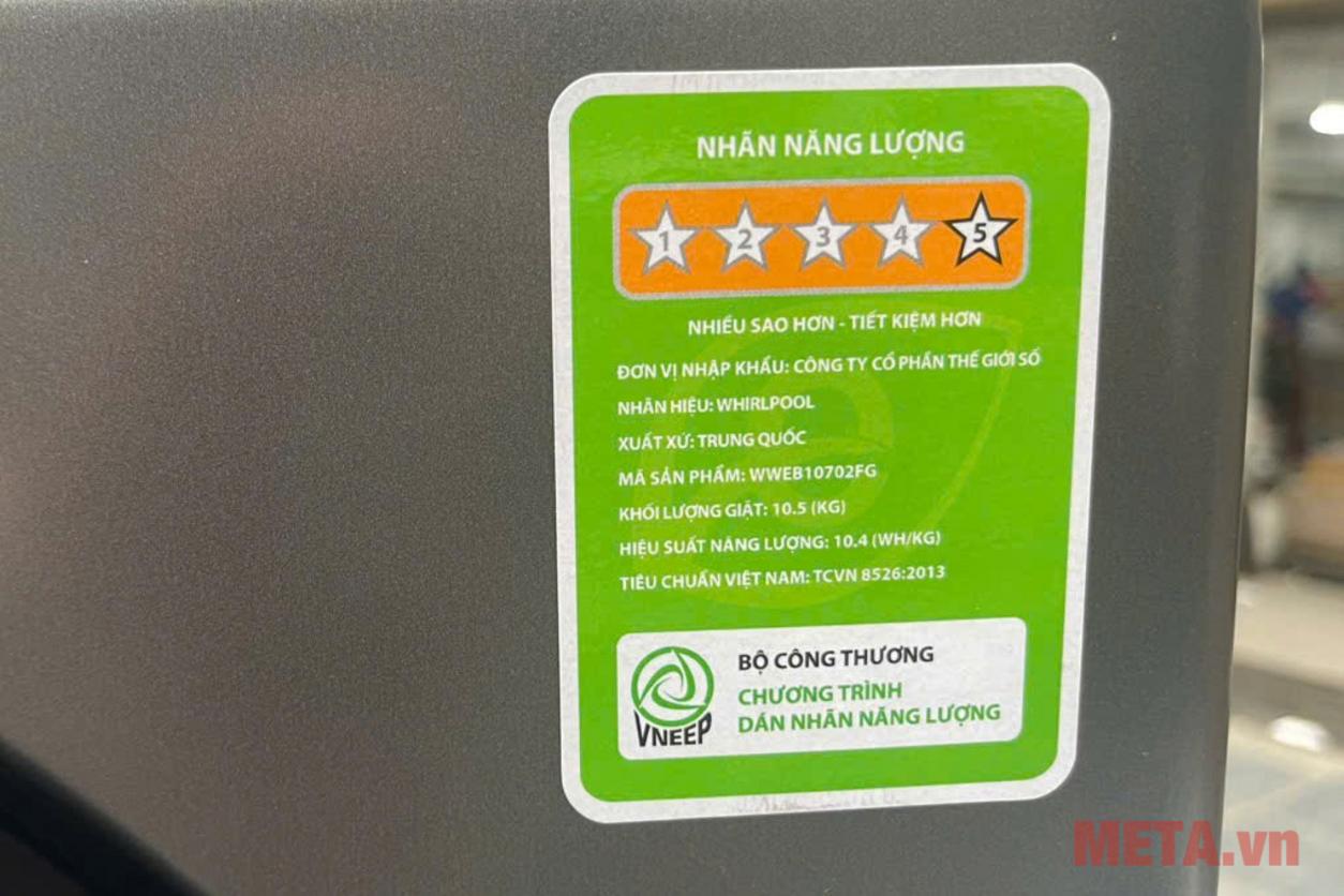 Inverter và 6th SENSE giúp máy tối ưu điện nước và vận hành êm hơn.