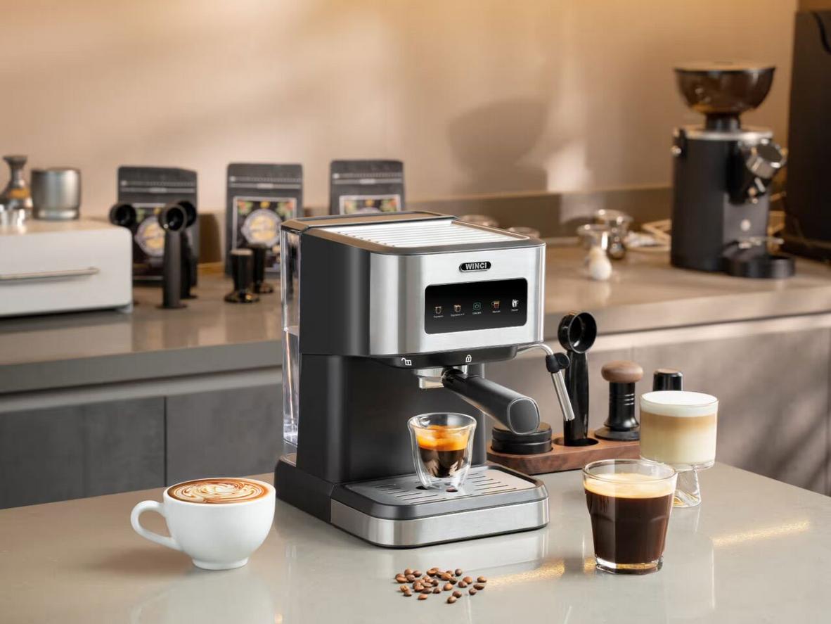 Áp suất bơm 15 Bar giúp Winci CM3000 Pro cho crema đẹp và vị đậm hơn.