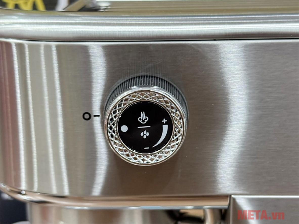 Bình nước 1,2 lít đáp ứng tốt nhu cầu pha hằng ngày.
