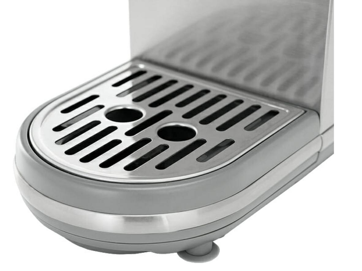 Công suất 1350W hỗ trợ làm nóng nhanh và giữ độ ổn định khi pha.
