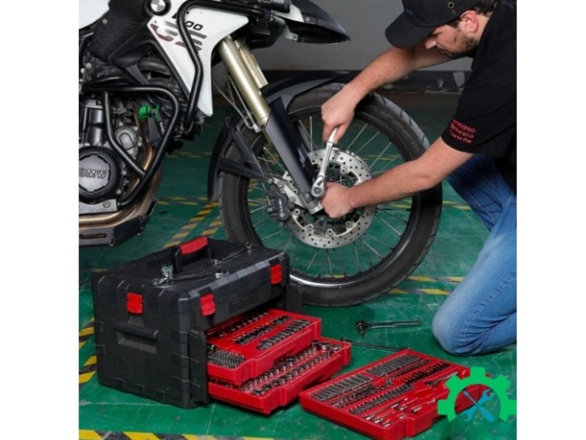 Thép CR-V mang đến độ bền và khả năng chịu lực tốt khi thao tác thường xuyên.