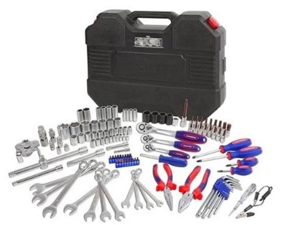 Ba cỡ đầu tuýp giúp bộ Workpro WP202533 linh hoạt hơn khi thao tác.