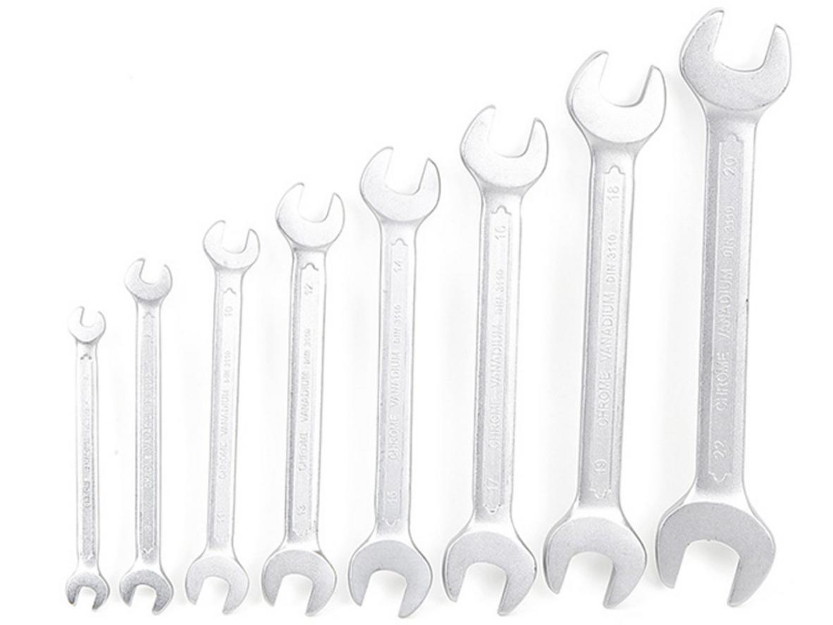 8 chi tiết với dải size 6x7 đến 20x22 mm giúp xử lý nhiều ốc, bulông phổ biến.