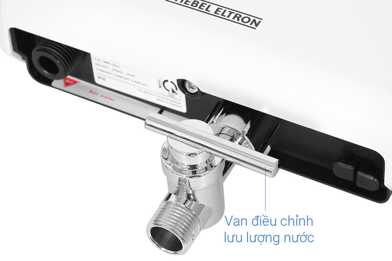 Thiết kế siêu mỏng giúp tiết kiệm diện tích phòng tắm.