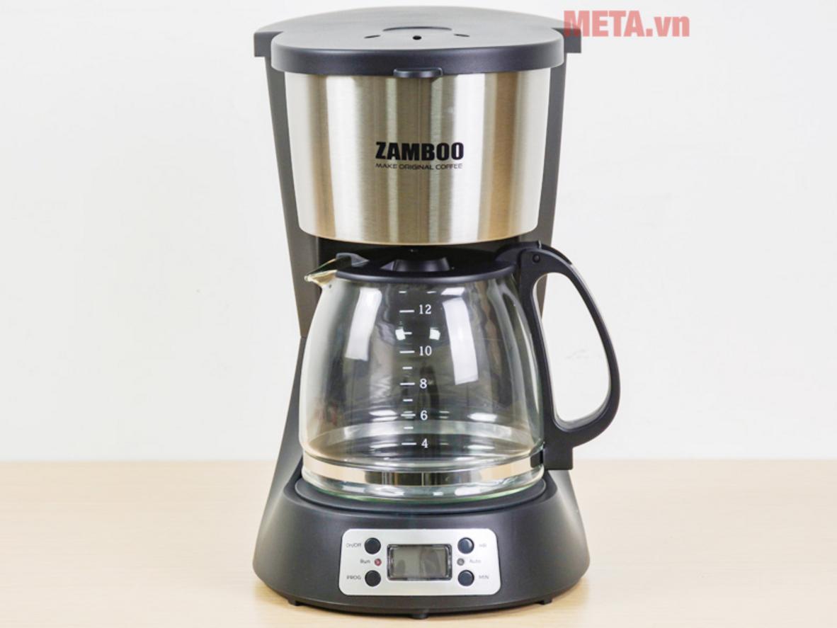 Dung tích 1,5 lít hỗ trợ pha nhiều tách trong một lần.