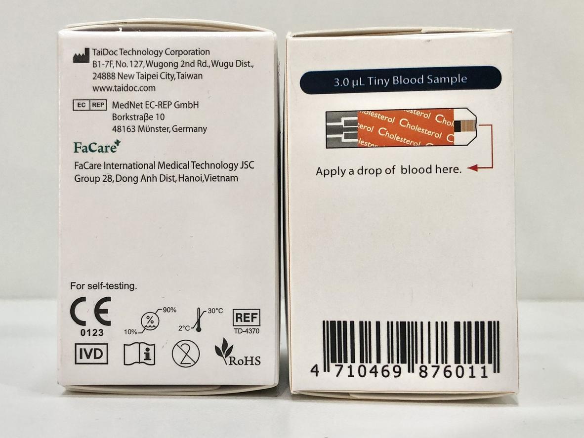Mỗi hộp gồm 10 que thử cholesterol và 10 kim lấy máu.