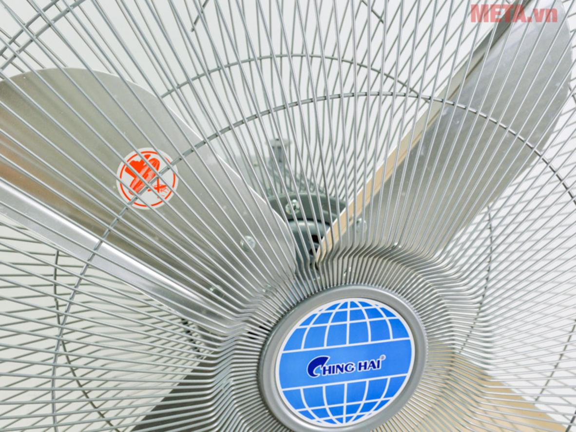 Thông số 145W, 1.230 vòng/phút và 56dB của Quạt treo tường công nghiệp Ching Hai W9299.
