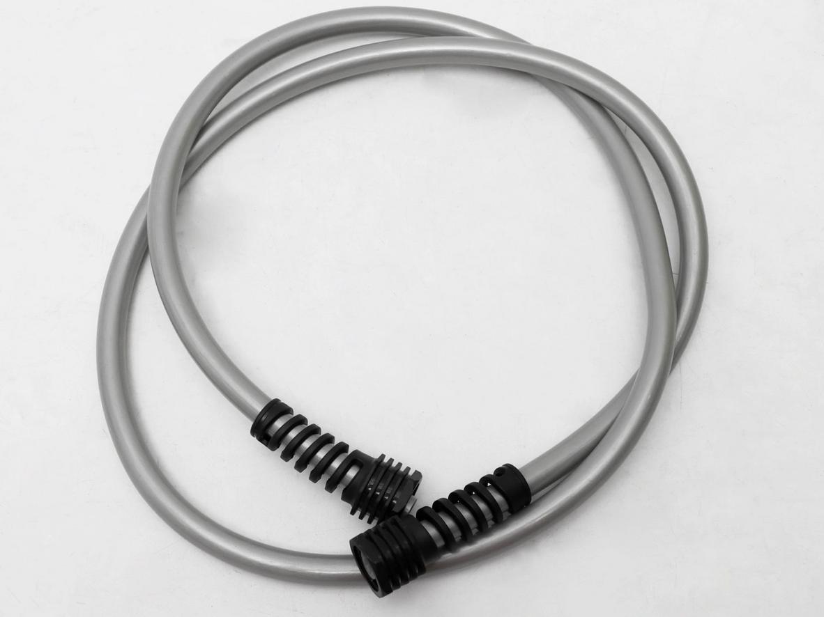 Ắc quy 12V - 12Ah giúp Greentree 20DP hoạt động 3 - 6 giờ sau mỗi lần sạc.