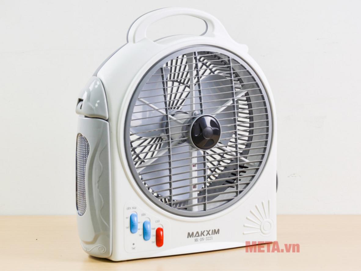 Ắc quy khô 6V 4.5Ah giúp quạt hoạt động khi mất điện.