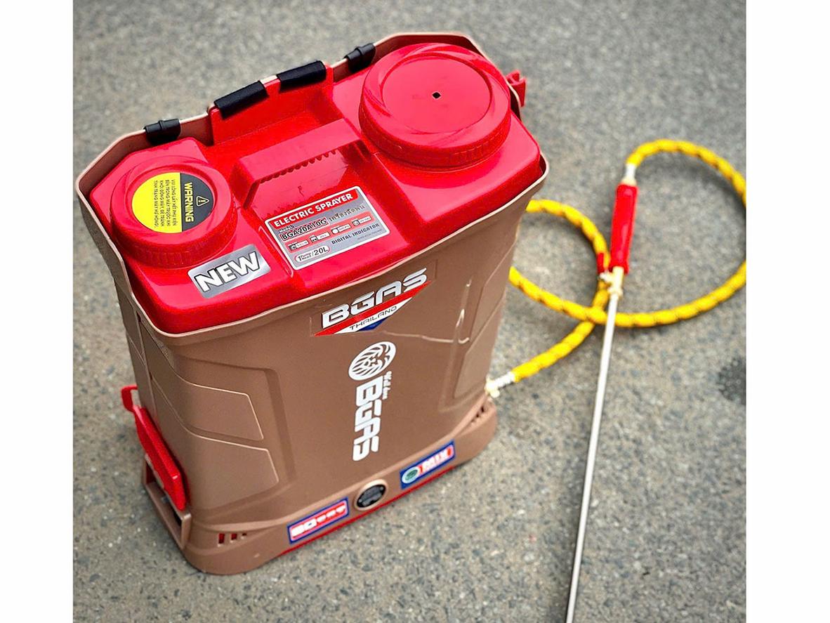 Áp lực phun 110 PSI giúp tia mịn và phủ đều hơn.