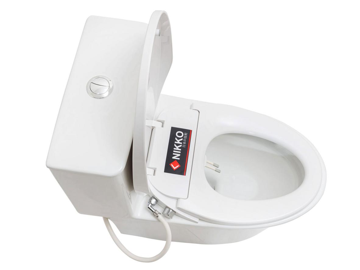 Chi tiết men Aqua ceramic Nano, nắp rửa cơ P6001 và nút xả 2 chế độ 4L/6L của BC-P6001.