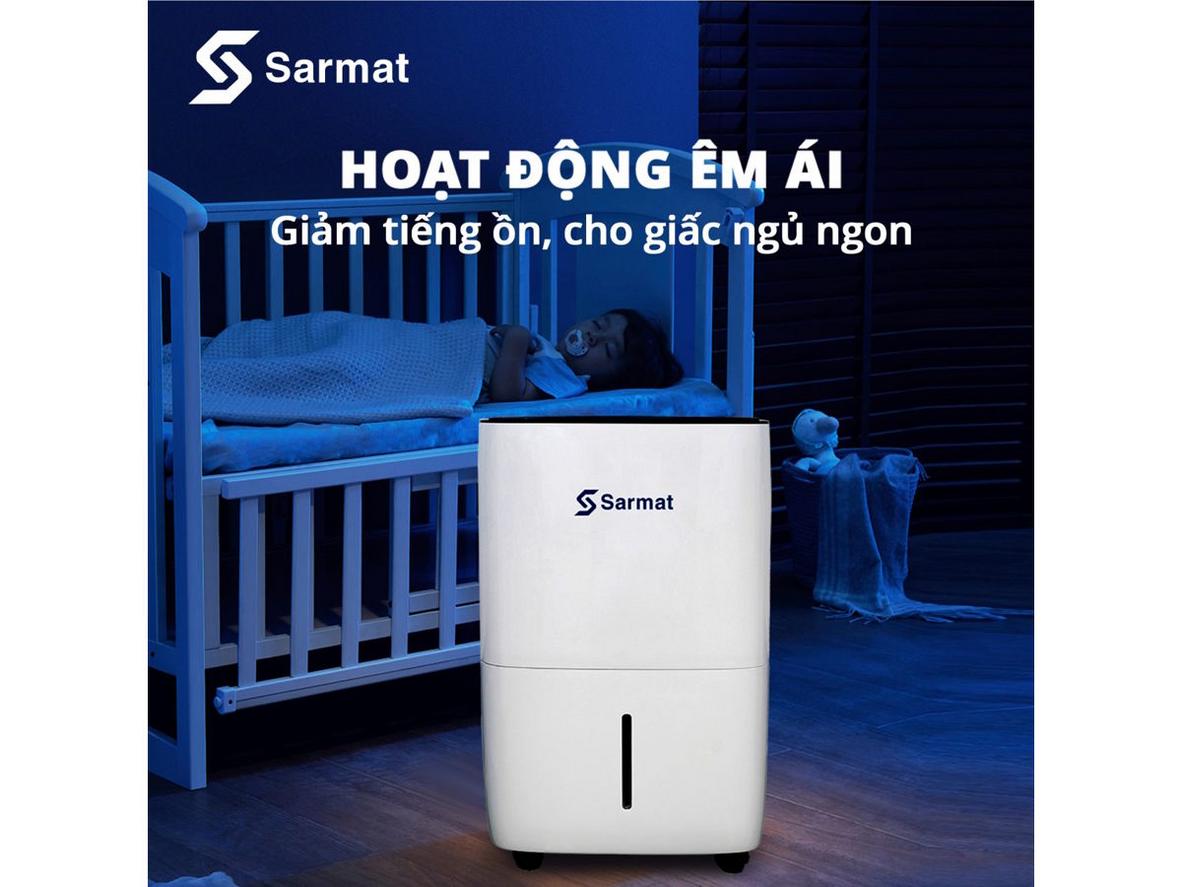 Bình nước 8 lít giúp vận hành lâu hơn trước khi cần đổ.