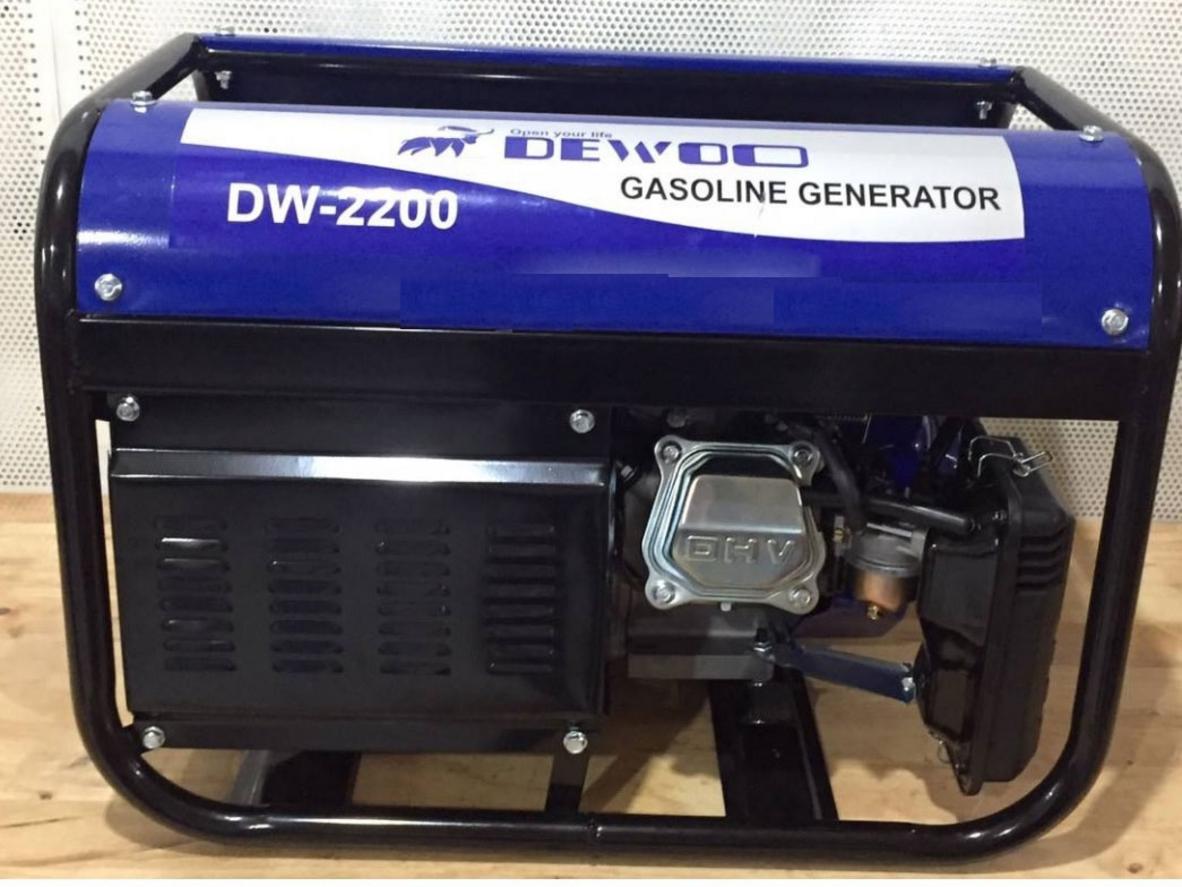 Bình xăng 15 lít giúp Dewoo DW2500 duy trì hoạt động ổn định cho nhu cầu dự phòng cơ bản.