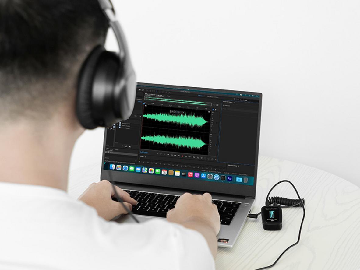 Chi tiết tính năng của Saramonic Blink500 ProX B2: 2 kênh, 2.4GHz, pin 35 giờ.