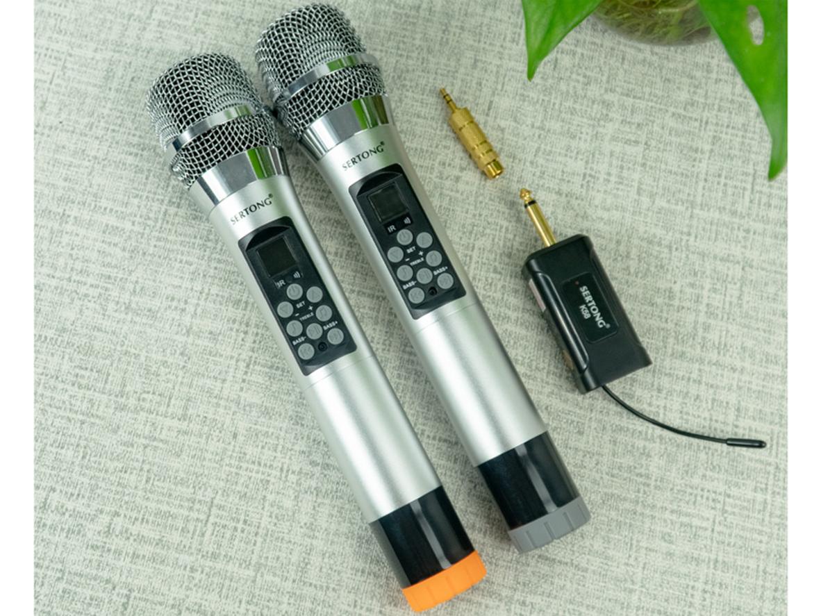 SER-K58 hỗ trợ cổng mic 6.5mm, 2 pin AA và tinh chỉnh âm thanh trực tiếp.