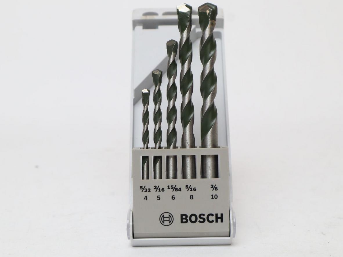 Bộ mũi khoan bê tông chuôi kẹp Bosch 2608680798 gồm 5 size thông dụng, gọn nhẹ và đa năng.