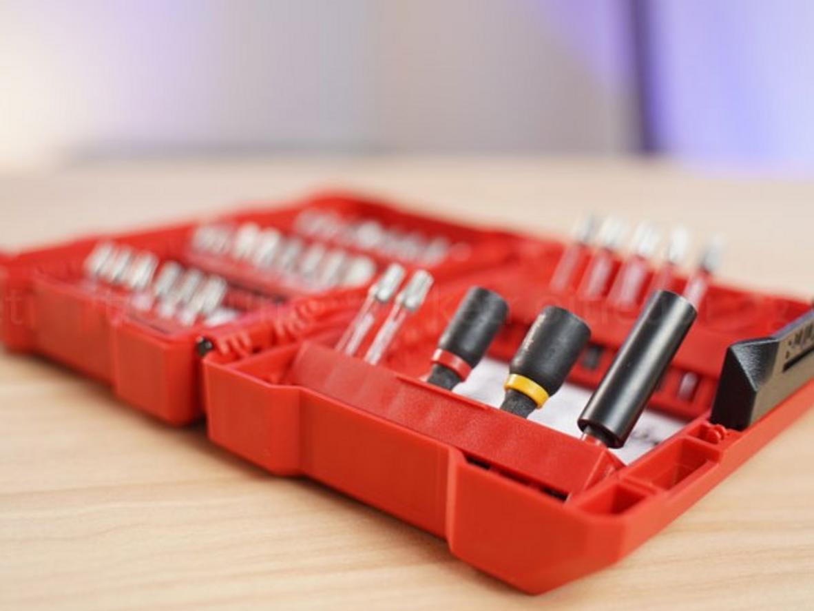 Cấu hình 32 chi tiết của Milwaukee 48-32-4004 giúp thay mũi nhanh và giảm trượt khi thao tác.