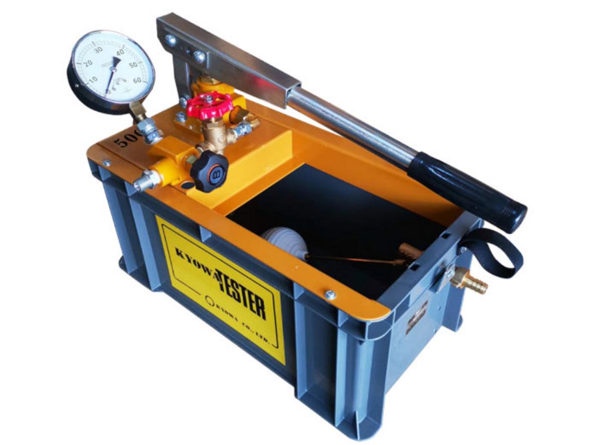 Bơm thử áp lực Kyowa T-500N gọn 9,5kg, test áp 500 kg/cm2 cho công trình.