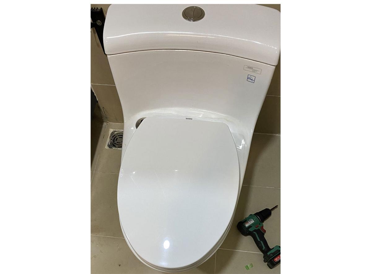 Thiết kế 1 khối thân kín của TOTO MS636DT2 giúp không gian gọn sạch và dễ vệ sinh hơn.