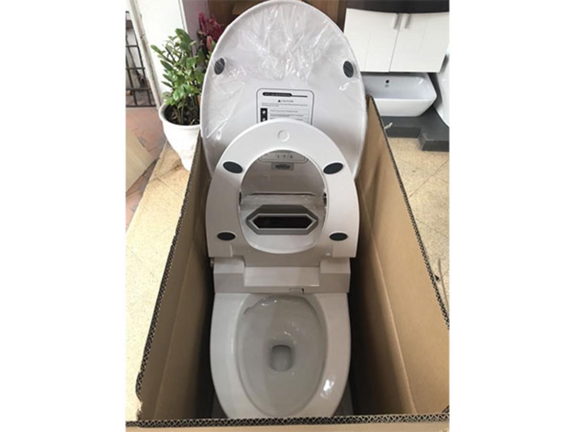 Cảm biến mở nắp tự động giúp giảm chạm tay và tăng vệ sinh cho phòng tắm hiện đại.