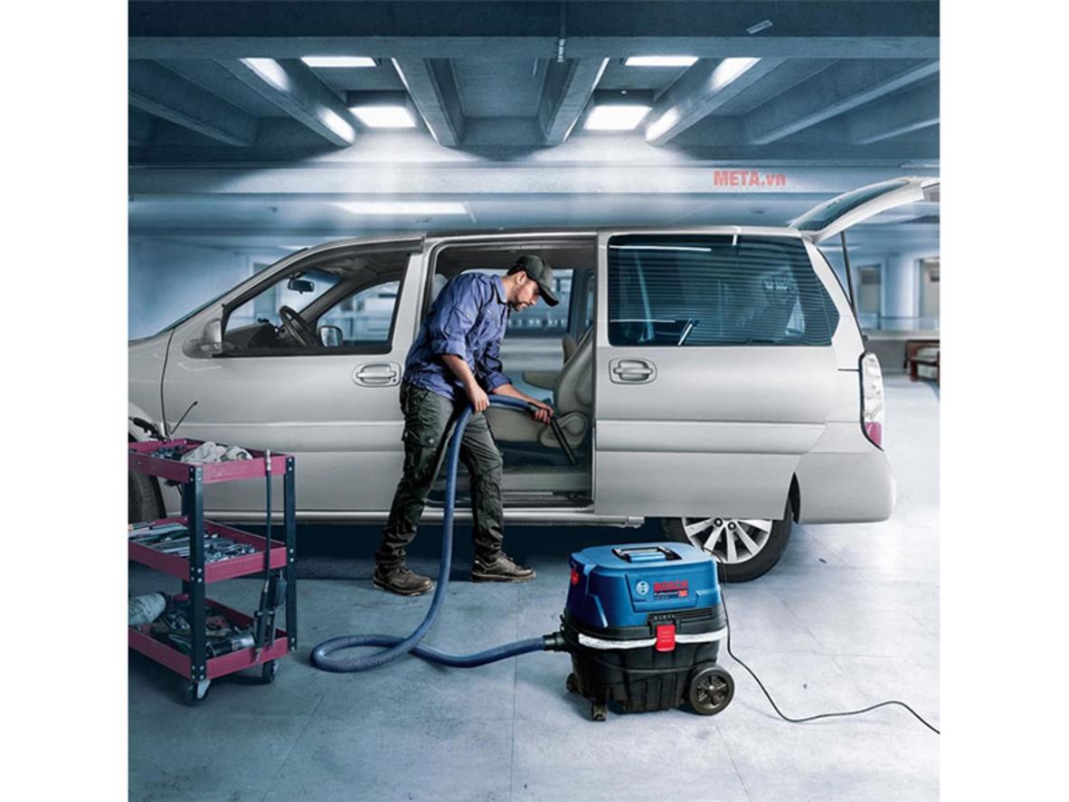Dung tích 25 lít và khả năng hút khô/ướt giúp làm việc hiệu quả hơn.