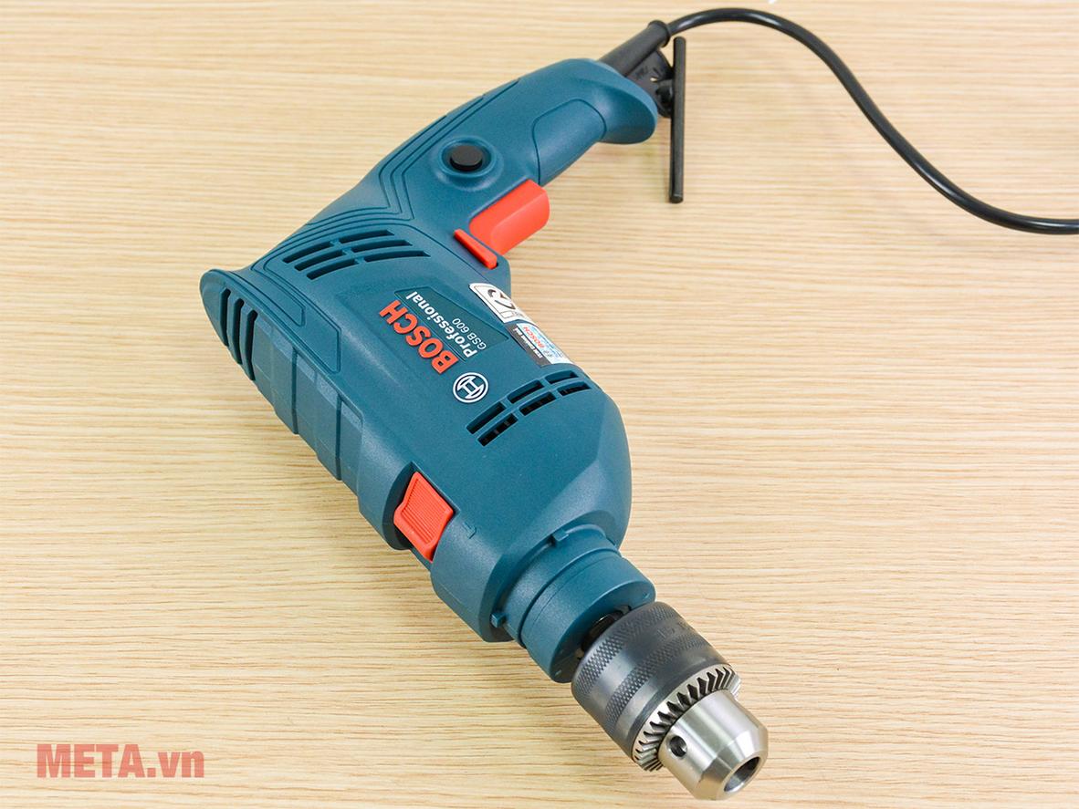 Đầu kẹp 1.5–13mm giúp Bosch GSB 600 linh hoạt với nhiều loại mũi khoan và mũi vít.