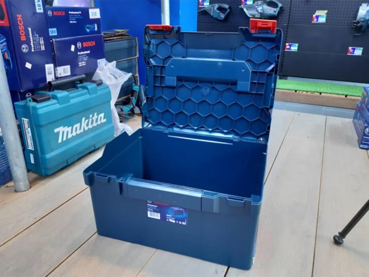 Bosch L-BOXX 238 giúp sắp xếp đồ nghề gọn gàng, di chuyển an toàn đến công trình.