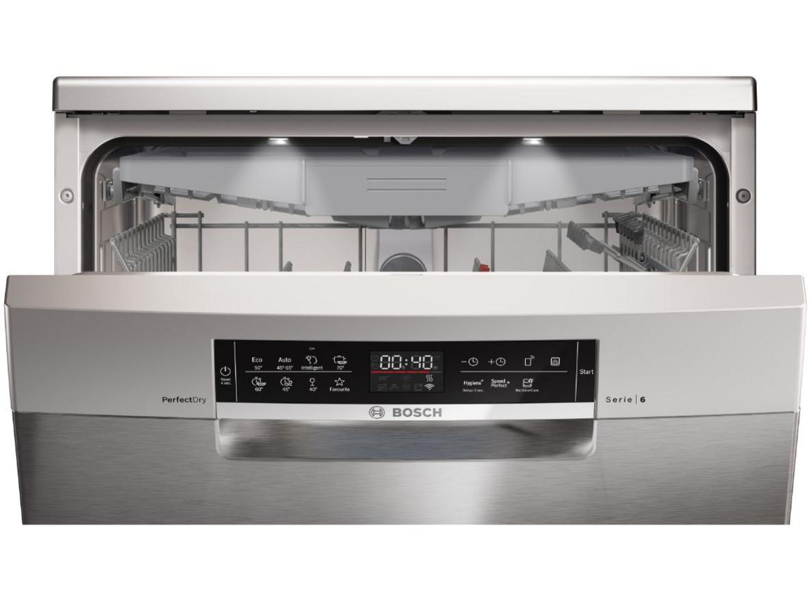 Thép không gỉ và bảng điều khiển cảm ứng mang lại trải nghiệm bền, đẹp, dễ thao tác.