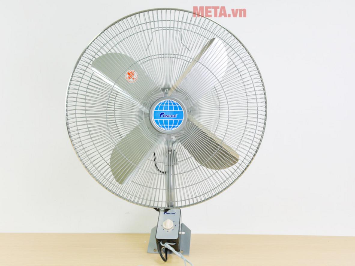 Cánh nhôm 50cm và 4 cánh giúp quạt Ching Hai W9299 tạo gió mạnh, đều hơn.