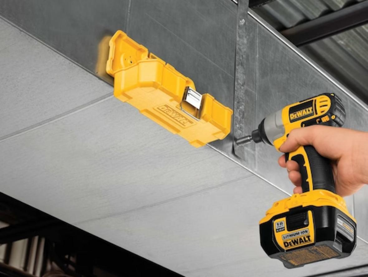 Đầu giữ mũi vít nam châm 3 in hỗ trợ thao tác nhanh và chắc hơn.